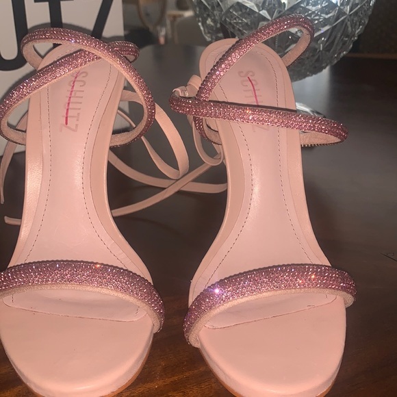 New!‼️ Schutz
Cloe Crystal-Embellished Lace-Up Sandals - Picture 8 of 13